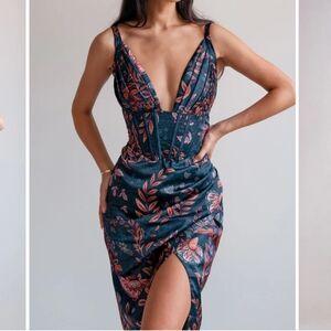 Averie Halley Dress, size M